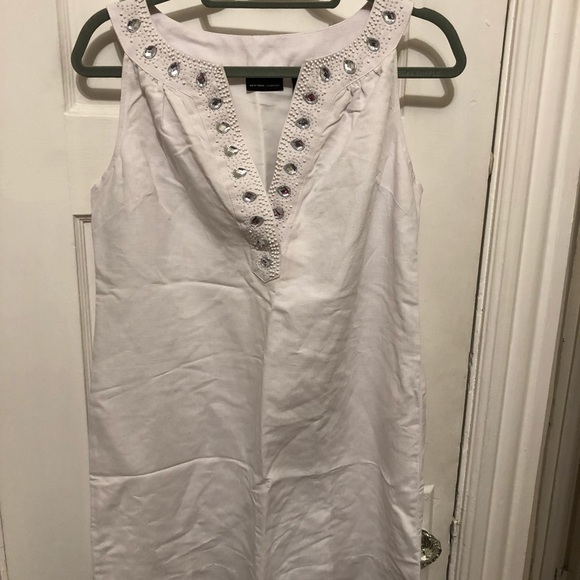NY&Co White sheath dress with jeweled neckline - Picture 1 of 5